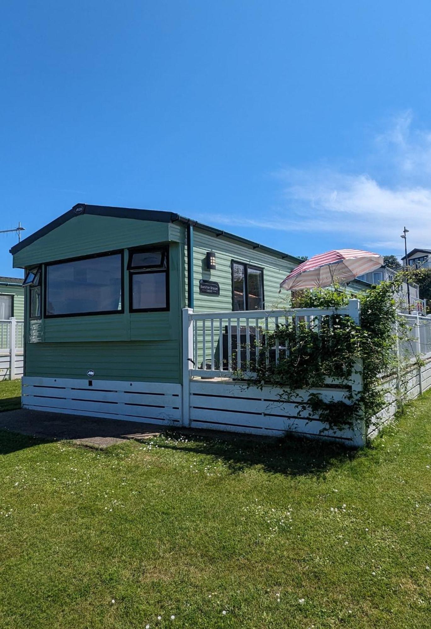 Lovely Bright Modern Caravan Swanage On Peaceful And Tranquil Holiday Park Buitenkant foto